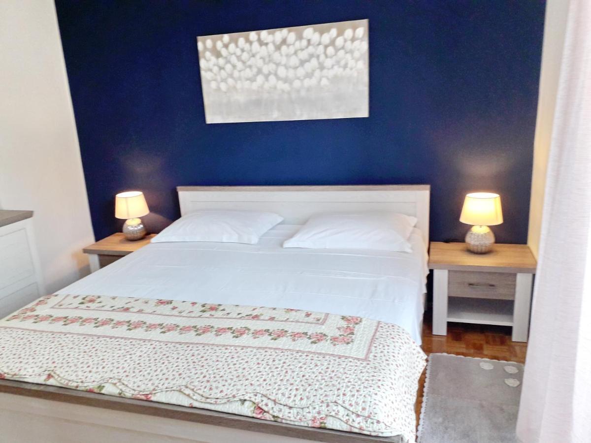 Apartments J&R Babara Биоград на Мору Екстериор снимка