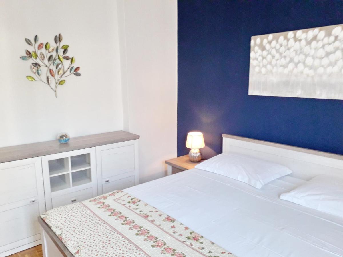 Apartments J&R Babara Биоград на Мору Екстериор снимка