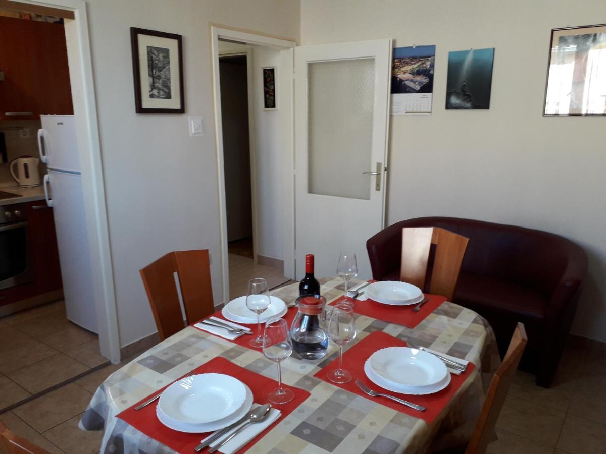 Apartments J&R Babara Биоград на Мору Екстериор снимка