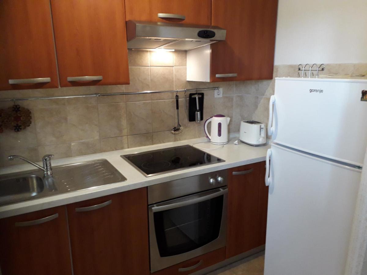Apartments J&R Babara Биоград на Мору Екстериор снимка