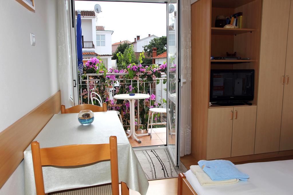 Apartments J&R Babara Биоград на Мору Стая снимка