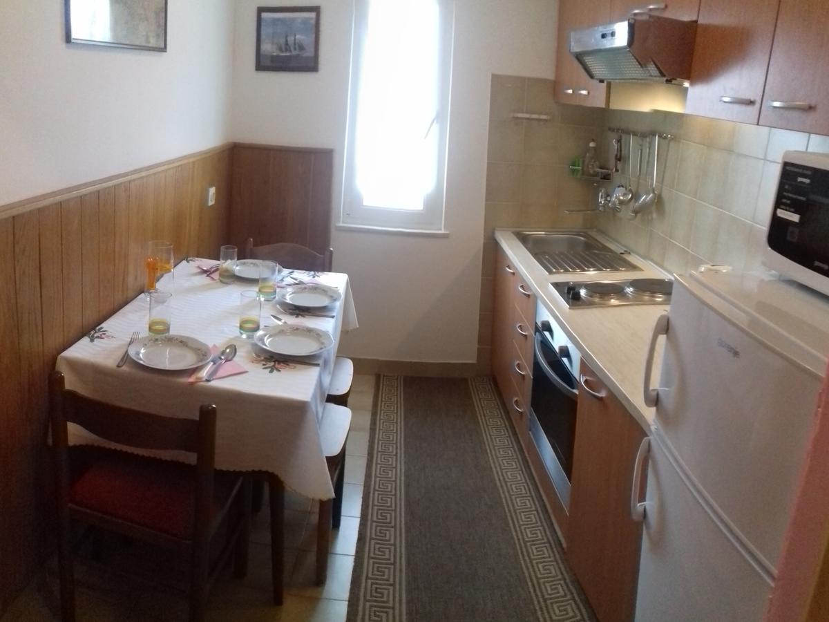 Apartments J&R Babara Биоград на Мору Екстериор снимка