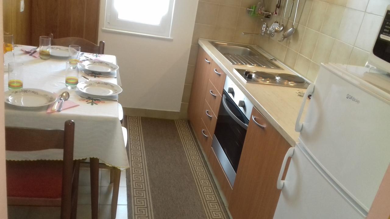 Apartments J&R Babara Биоград на Мору Екстериор снимка